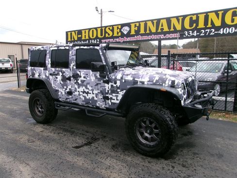 Used 2015 Jeep Wrangler Unlimited Sahara image 6