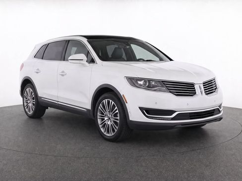 Used 2016 Lincoln MKX Reserve w/ Technology Package FWD image 2