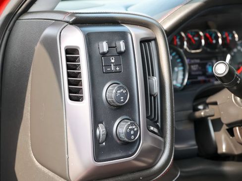 Used 2018 RAM 1500 Laramie w/ Convenience Group AWD/4WD image 35