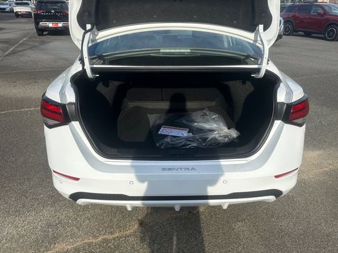 New 2025 Nissan Sentra SV image 18
