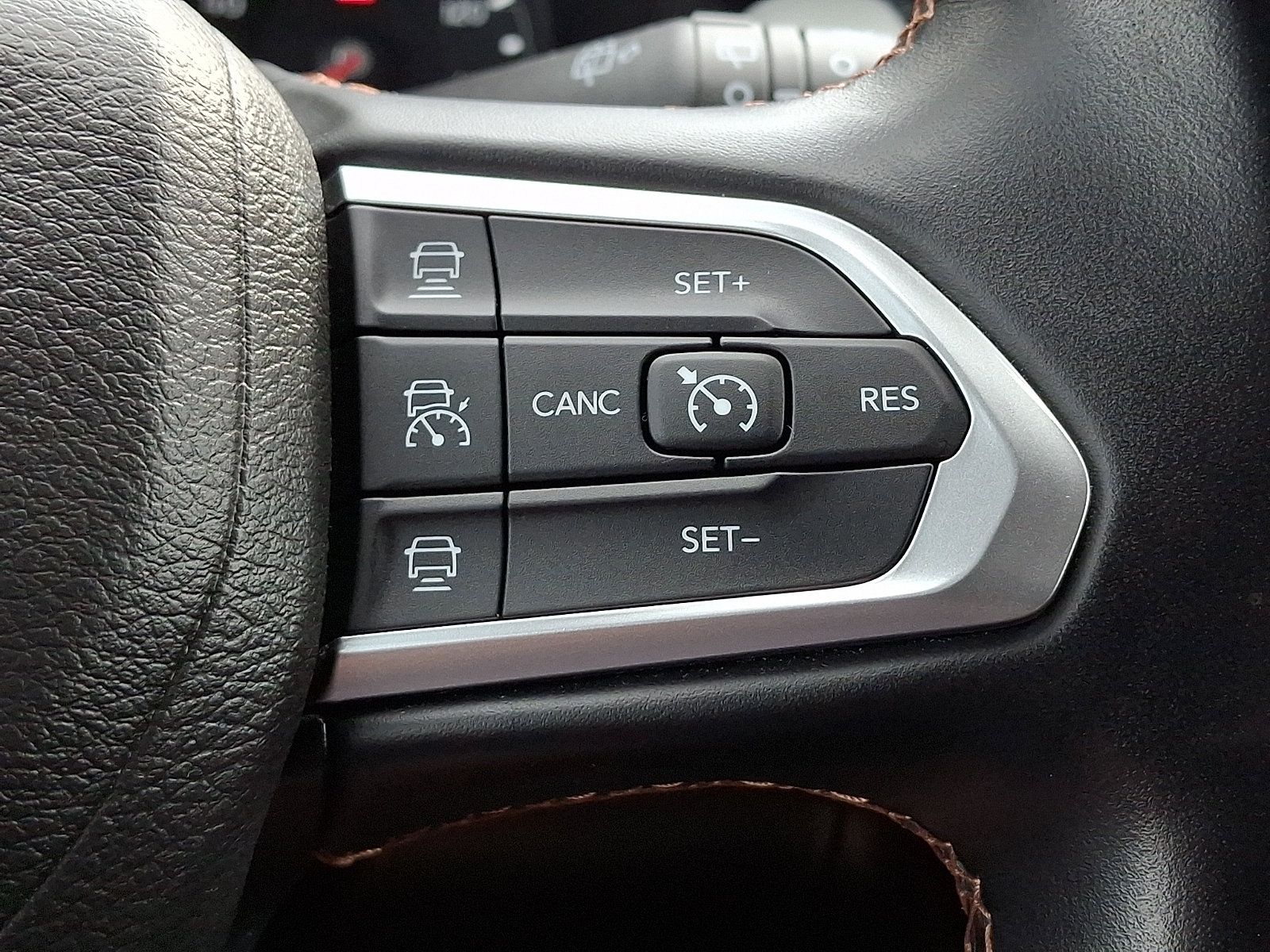 Certified 2022 Jeep Compass Limited w/ Sun and Sound Group AWD/4WD image 23