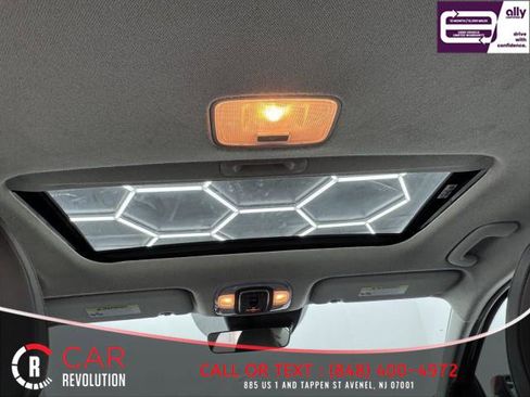 Used 2024 Hyundai Elantra Limited image 43