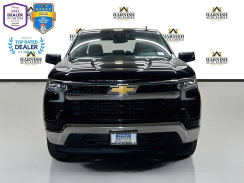 Used 2023 Chevrolet Silverado 1500 LT AWD/4WD image 2