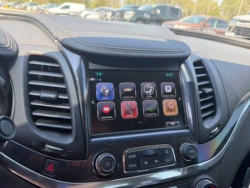 Used 2019 Chevrolet Impala LT w/ LT Convenience Package image 12