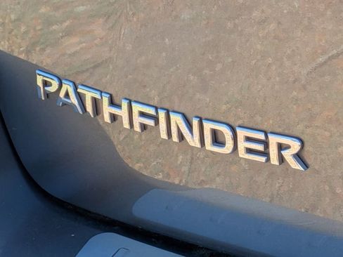 Used 2020 Nissan Pathfinder SV image 12