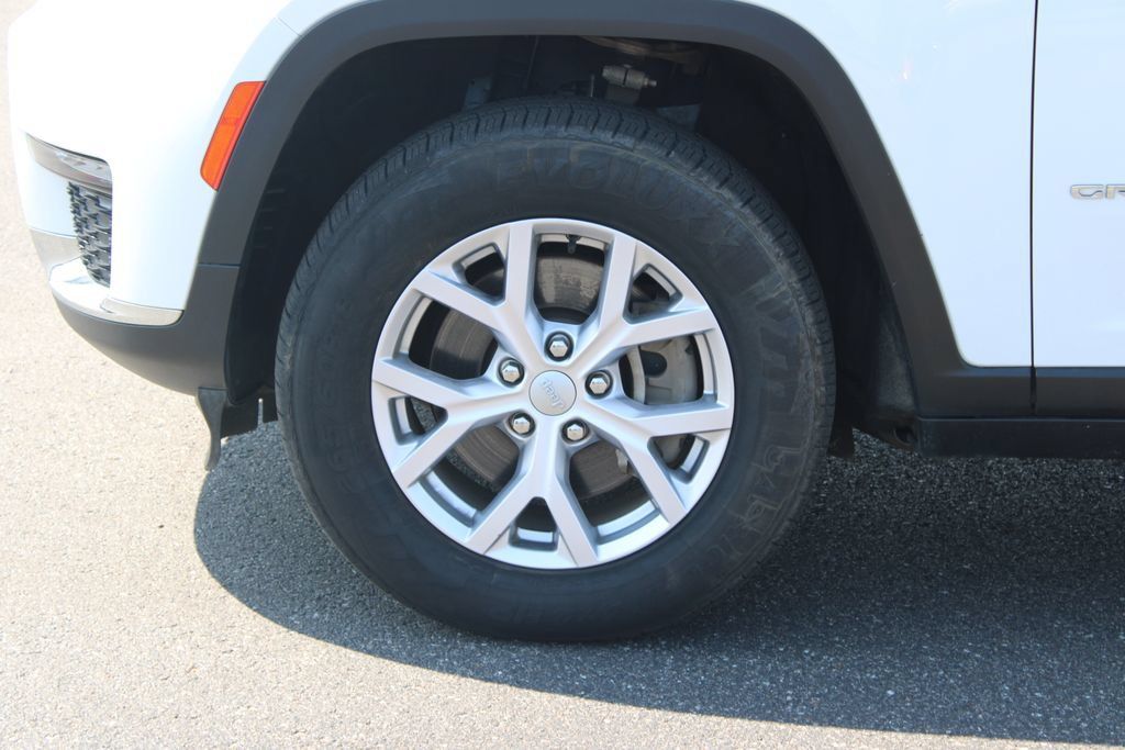 Used 2022 Jeep Grand Cherokee L Limited RWD image 21