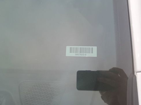 Used 2025 Chrysler Pacifica Select image 13