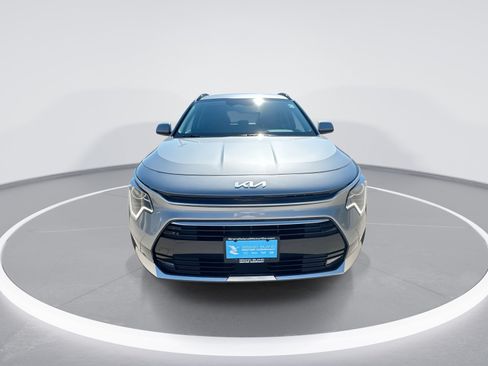 Used 2023 Kia Niro EX Touring FWD image 3
