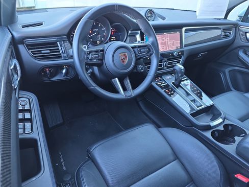 Used 2025 Porsche Macan GTS image 4