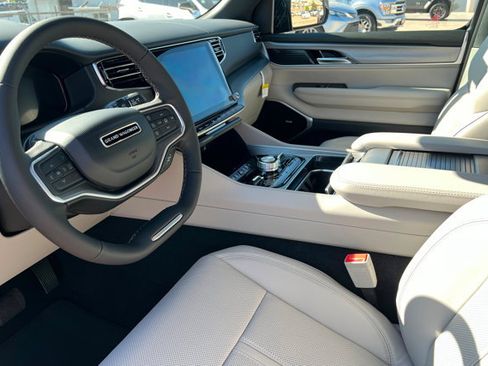 New 2026 Jeep Grand Wagoneer Limited AWD/4WD image 15