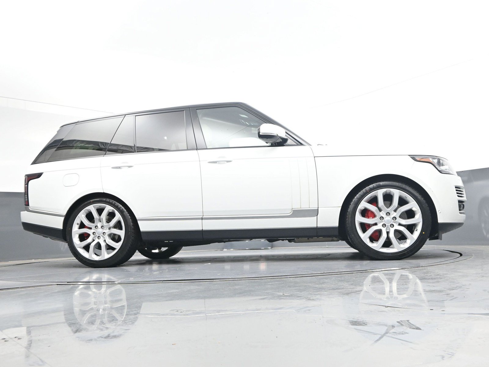 Used 2016 Land Rover Range Rover Supercharged AWD/4WD image 28