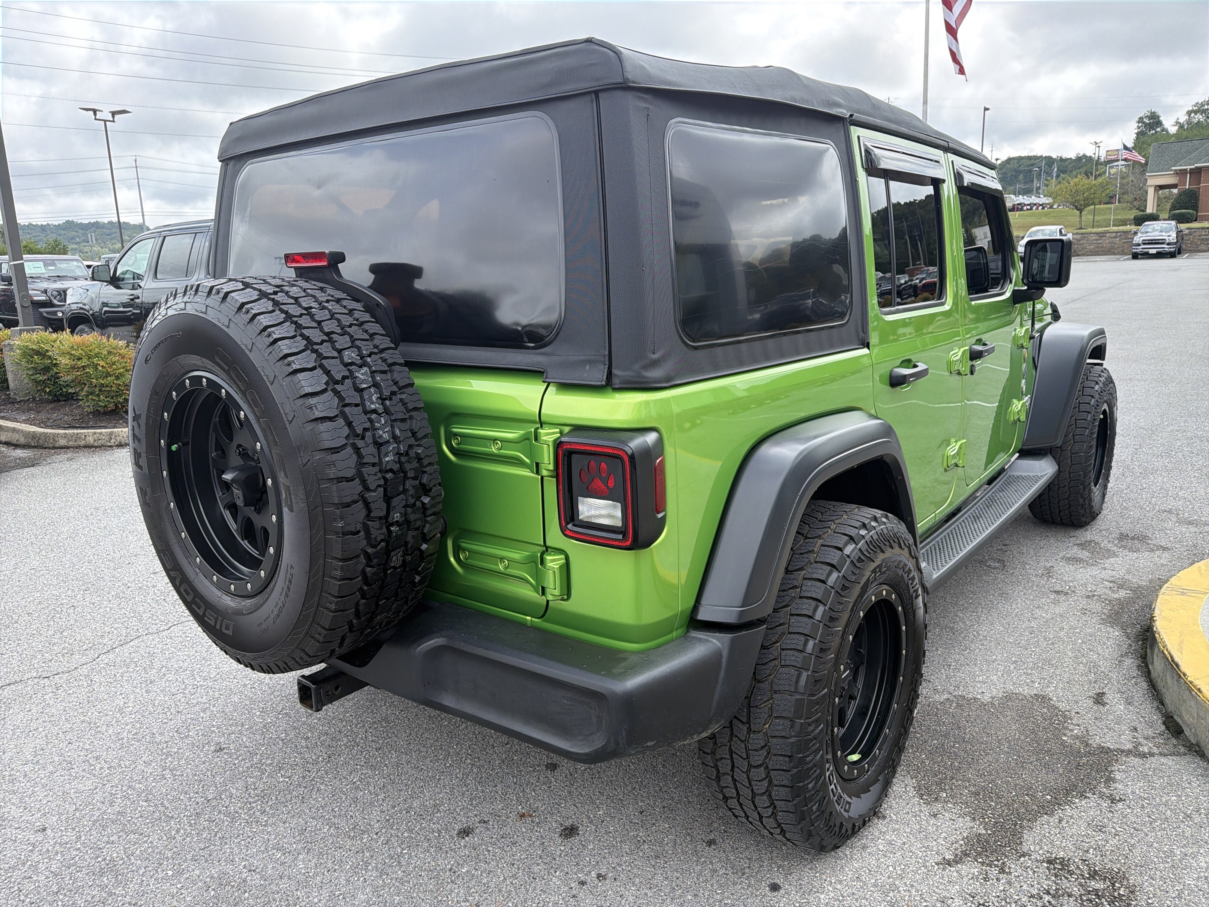 Used 2018 Jeep Wrangler Unlimited Sport S AWD/4WD image 8