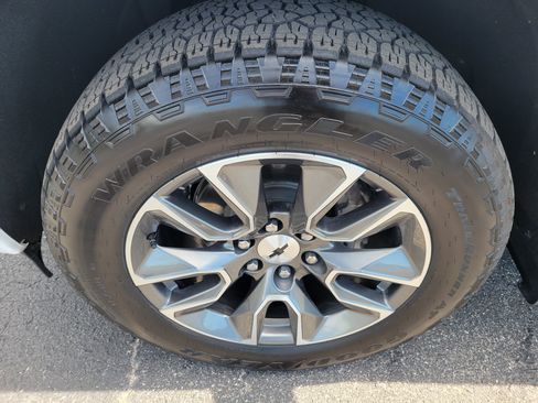 Certified 2025 Chevrolet Silverado 1500 RST AWD/4WD image 42