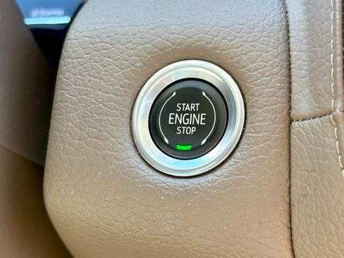 Used 2023 GMC Yukon XL Denali AWD/4WD image 21