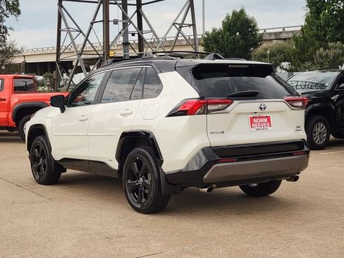 Used 2021 Toyota RAV4 XSE AWD/4WD image 4