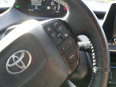 Used 2024 Toyota Prius XLE FWD image 25