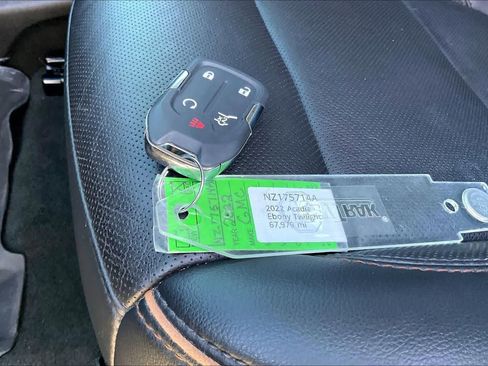 Used 2022 GMC Acadia AT4 w/ Technology Package image 19