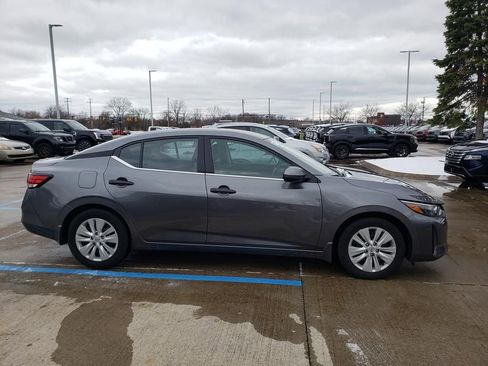 Certified 2025 Nissan Sentra S FWD image 8