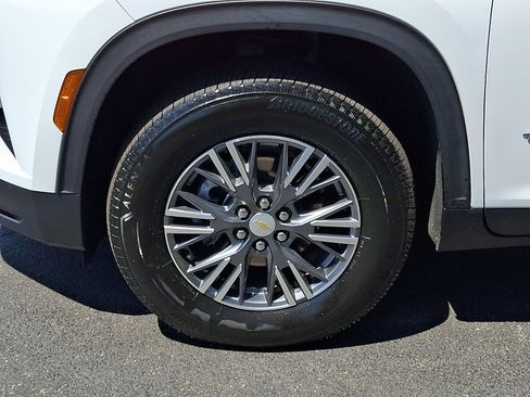 Certified 2026 Chevrolet Traverse LT AWD/4WD image 9