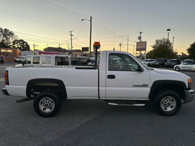 Used 2005 GMC Sierra 2500 W/T w/ Heavy-Duty Power Package RWD image 4