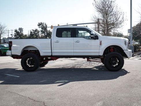 Used 2019 Ford F250 Lariat w/ Lariat Ultimate Package image 11