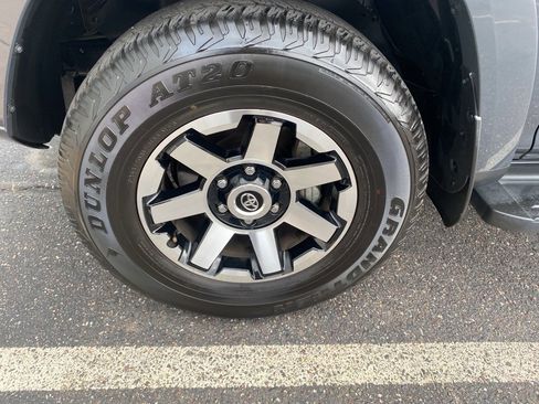 Used 2024 Toyota 4Runner TRD Off-Road image 9