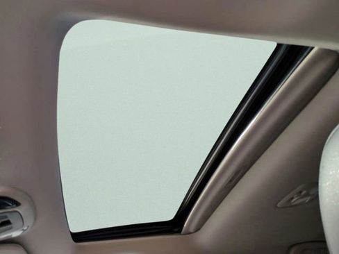 Used 2023 Subaru Outback Limited image 17