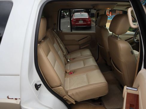 Used 2006 Ford Explorer Eddie Bauer RWD image 21
