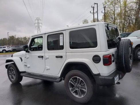 Used 2023 Jeep Wrangler Unlimited Sahara w/ LED Lighting Group AWD/4WD image 6