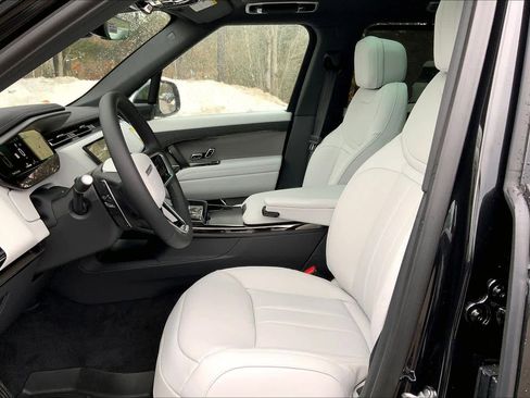 New 2026 Land Rover Range Rover Sport SE AWD/4WD image 13