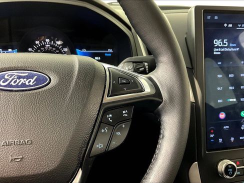 Used 2024 Ford Edge SEL w/ Convenience Package AWD/4WD image 12