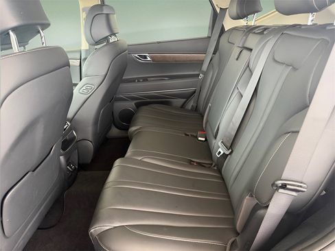 Used 2024 Genesis GV80 2.5T image 17