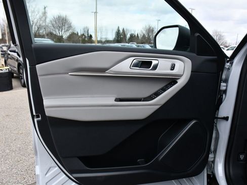 Used 2026 Ford Explorer Active w/ Active Comfort Package AWD/4WD image 24