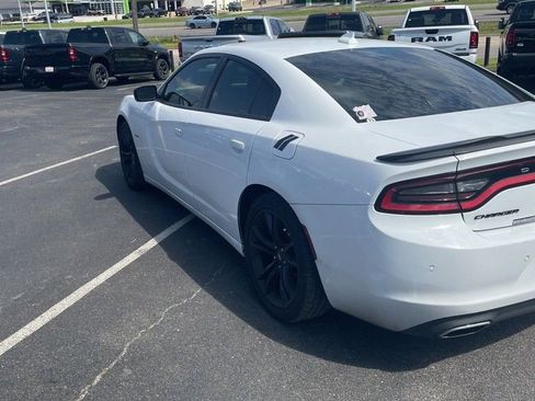 Used 2018 Dodge Charger R/T w/ Plus Group RWD image 2