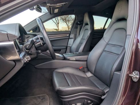 Certified 2022 Porsche Panamera Platinum Edition image 5