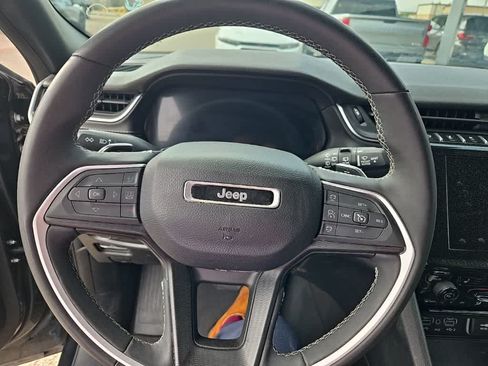Used 2024 Jeep Grand Cherokee Altitude AWD/4WD image 11