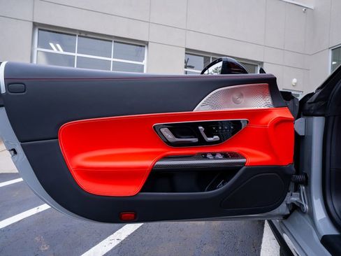 Used 2022 Mercedes-Benz SL 63 AMG 4MATIC image 32