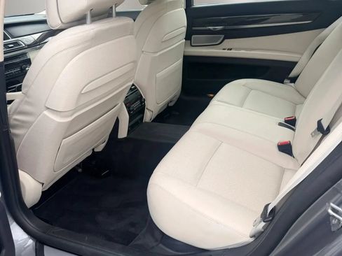 Used 2013 BMW 750Li RWD image 21