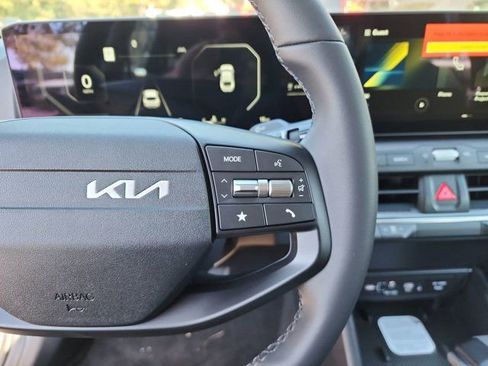 New 2025 Kia K4 EX image 22