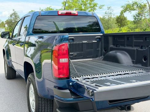 Used 2019 Chevrolet Colorado W/T w/ WT Convenience Package RWD image 11