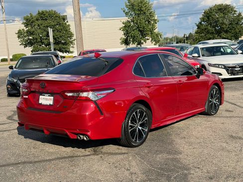 Used 2020 Toyota Camry SE w/ Convenience Package FWD image 7