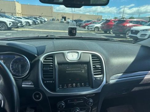 Used 2015 Chrysler 300 Limited w/ Driver Convenience Group RWD image 11