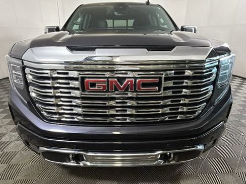 Used 2023 GMC Sierra 1500 Denali w/ Technology Package AWD/4WD image 8