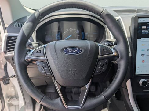 Used 2024 Ford Edge SEL w/ Convenience Package AWD/4WD image 19