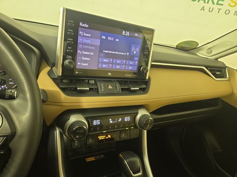 Used 2022 Toyota RAV4 XLE Premium AWD/4WD image 23