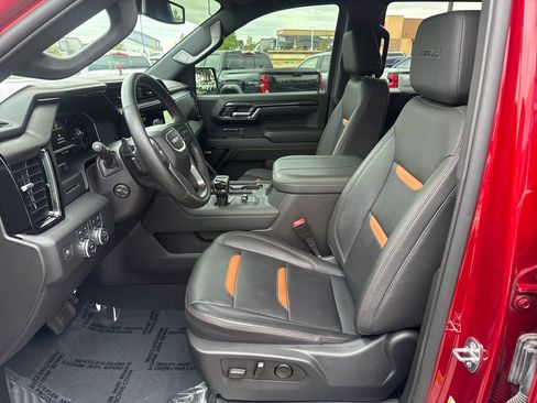 Used 2024 GMC Sierra 1500 AT4 w/ AT4 Premium Package AWD/4WD image 9