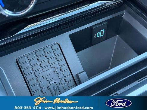 New 2026 Ford F250 Lariat w/ Black Appearance Package image 40