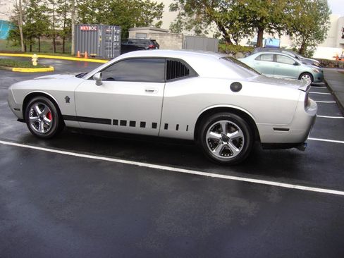 Used 2010 Dodge Challenger R/T image 10