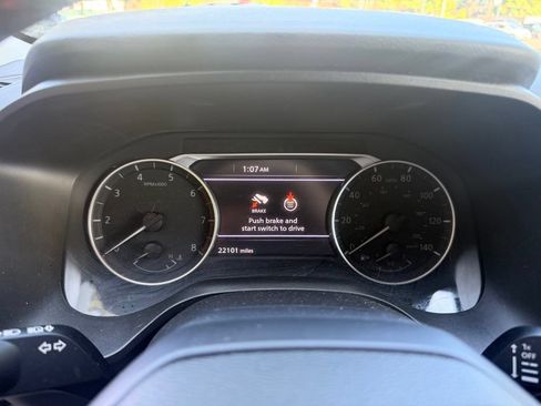 Used 2025 Nissan Rogue SV AWD/4WD image 20