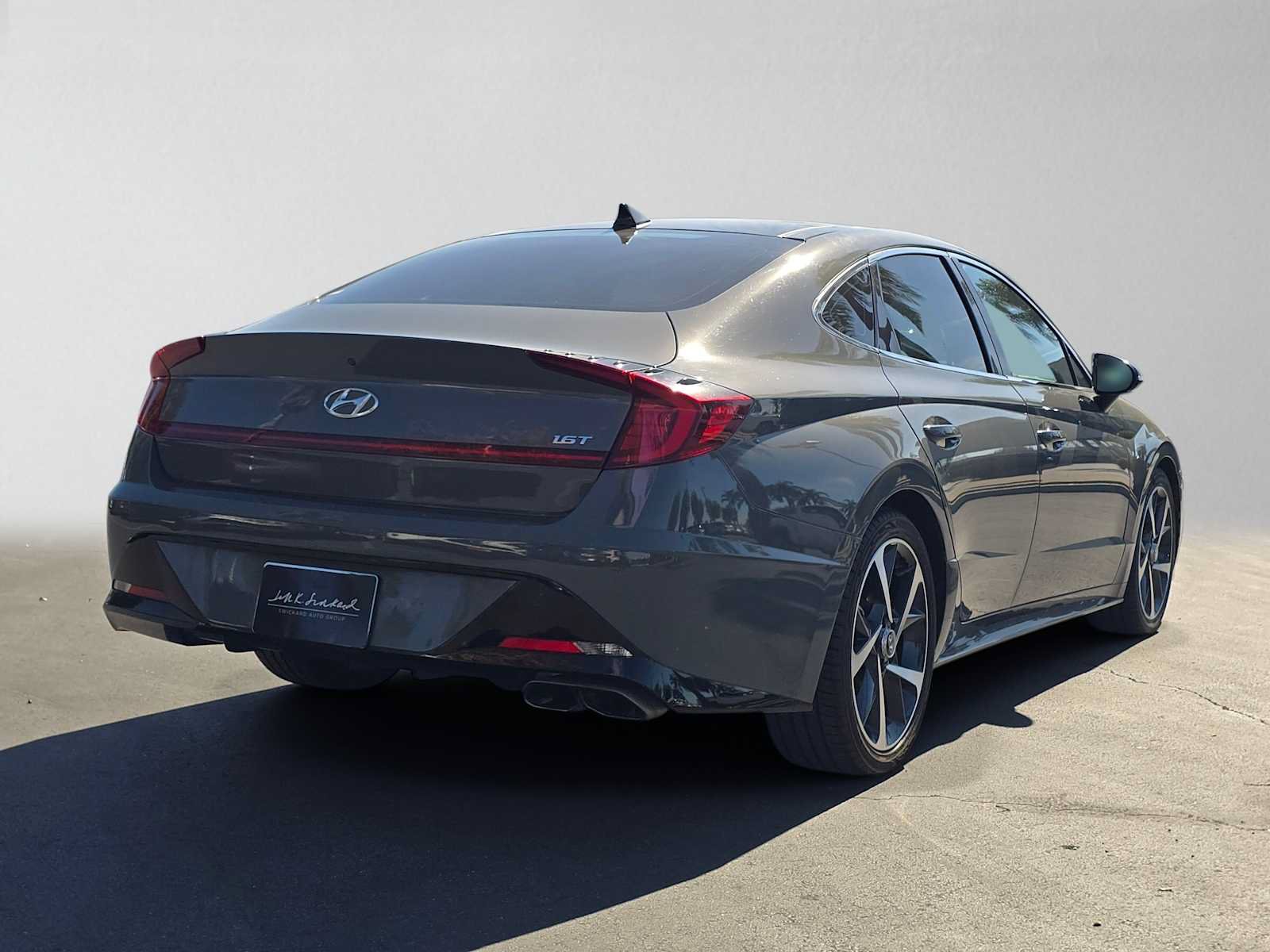 Used 2022 Hyundai Sonata SEL Plus w/ Preferred Accessory Package FWD image 3